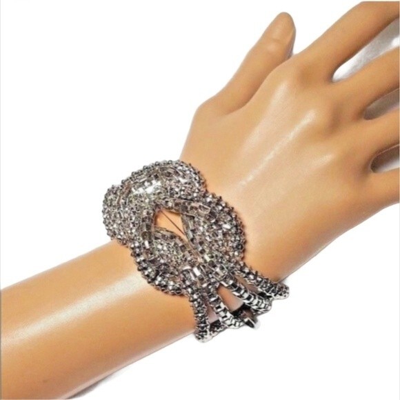 Silver Infinity Knot Bracelet 7" Pewter tone - Picture 1 of 6